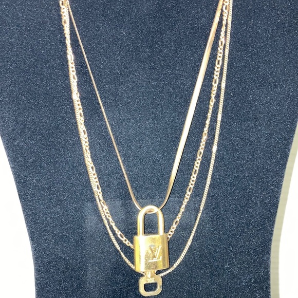 Louis Vuitton Lock/Key With Chain - Picture 1 of 7